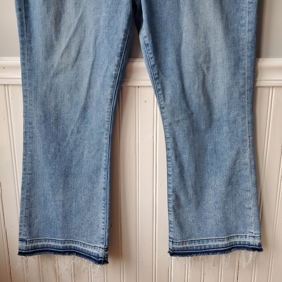 LOFT Kick Crop Flare Ankle Jeans Size 32 / 14 - Picture 6 of 16